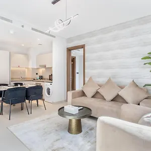 By Latinem 2br Cv A2709 Near Burj Khalifa شقة